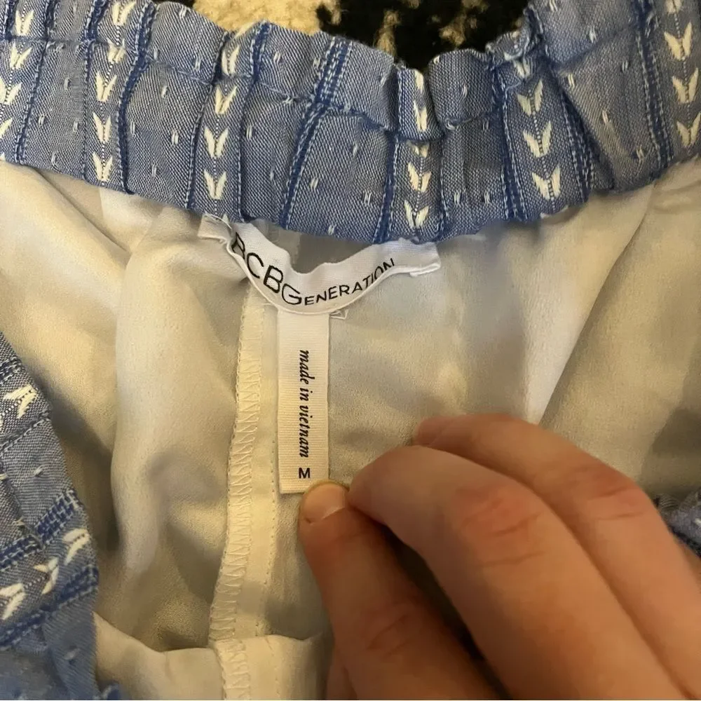 BCBGeneration Blue & White Striped Drawstring Shorts Size Medium